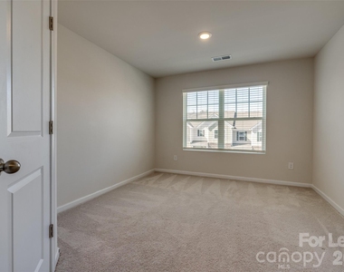 807 Gable Oak Lane - Photo Thumbnail 24