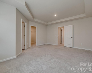 807 Gable Oak Lane - Photo Thumbnail 18