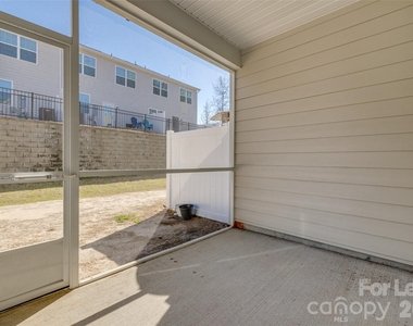 807 Gable Oak Lane - Photo Thumbnail 28