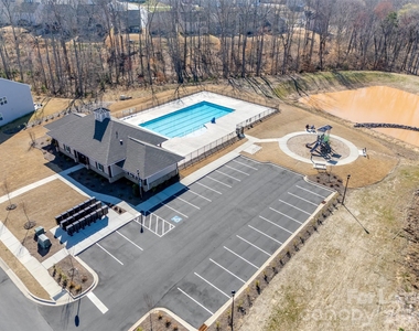 807 Gable Oak Lane - Photo Thumbnail 32