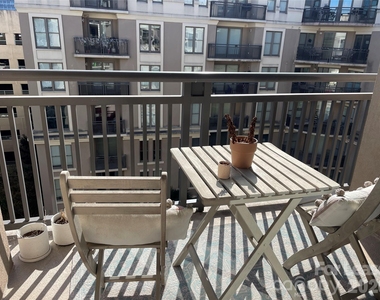 718 W Trade Street - Photo Thumbnail 6