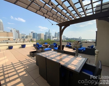 718 W Trade Street - Photo Thumbnail 15
