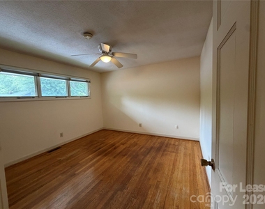 646 E Broad Street - Photo Thumbnail 11
