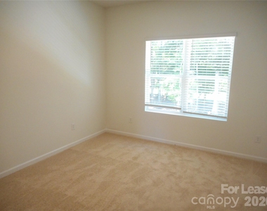 1030 Beatty Woods Drive - Photo Thumbnail 7