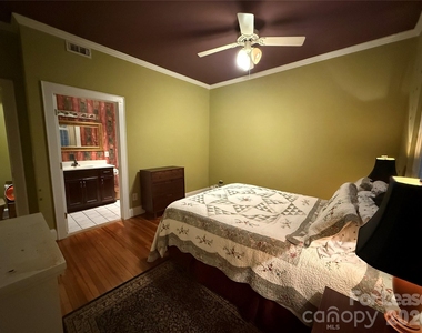 2501 Roswell Avenue - Photo Thumbnail 16