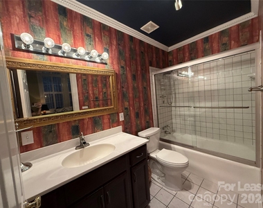2501 Roswell Avenue - Photo Thumbnail 17