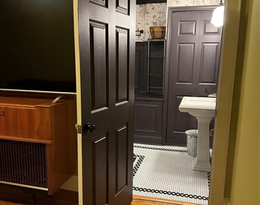 2501 Roswell Avenue - Photo Thumbnail 12