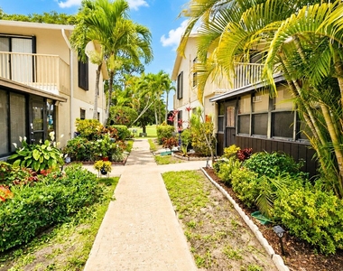 7442 Se Jamestown Terrace - Photo Thumbnail 2