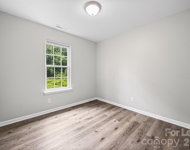5194 Brooktree Drive - Photo Thumbnail 16