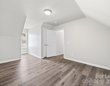 5194 Brooktree Drive - Photo Thumbnail 18