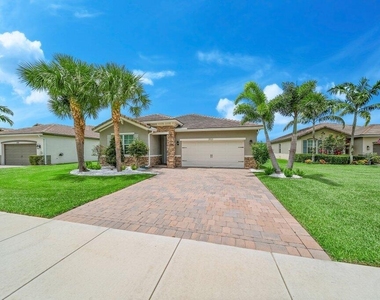 3521 Sw Blackberry Lane - Photo Thumbnail 1