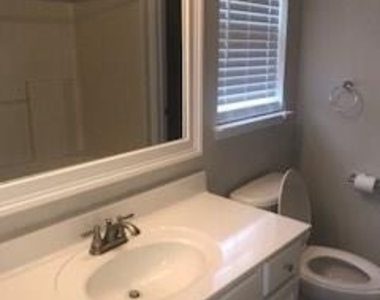 14128 Riding Hill Avenue - Photo Thumbnail 9