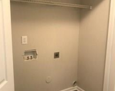 14128 Riding Hill Avenue - Photo Thumbnail 12