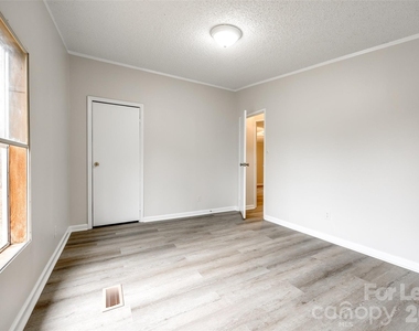 128 Summerglen Drive - Photo Thumbnail 19