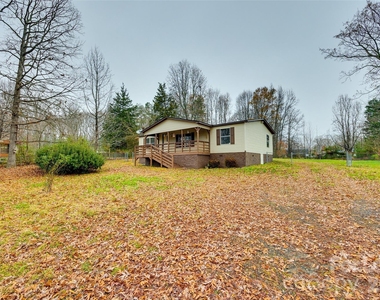 128 Summerglen Drive - Photo Thumbnail 2