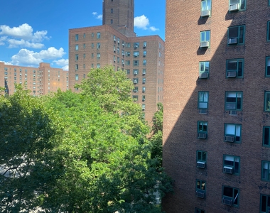 1st Avenue - Photo Thumbnail 9