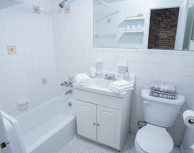 40 East 12th Street - Photo Thumbnail 2