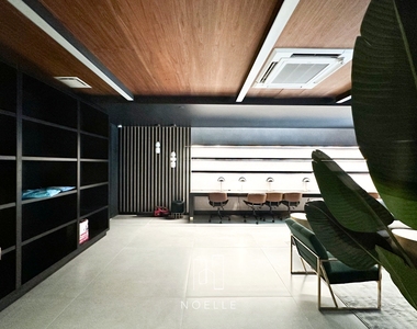 242 Newkirk Avenue - Photo Thumbnail 9
