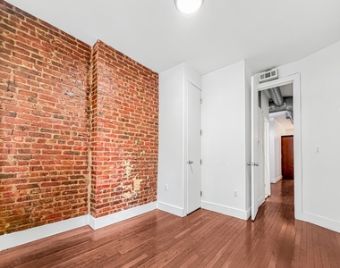864 Hart Street - Photo Thumbnail 3