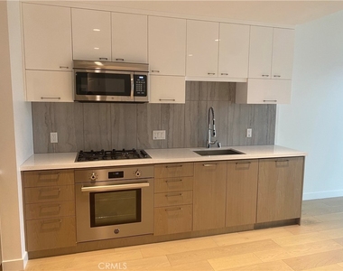 400 S Broadway - Photo Thumbnail 26