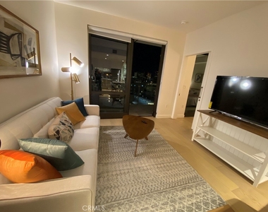 400 S Broadway - Photo Thumbnail 23