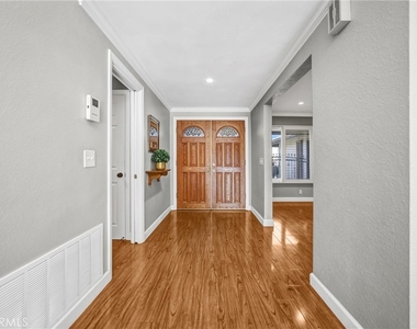 452 W Winnie Way - Photo Thumbnail 3