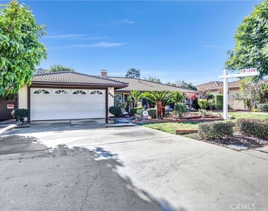 452 W Winnie Way - Photo Thumbnail 2