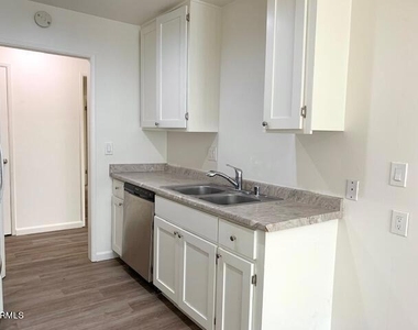 2659 E Harbor Boulevard - Photo Thumbnail 5