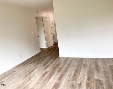2659 E Harbor Boulevard - Photo Thumbnail 12