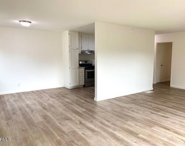 2659 E Harbor Boulevard - Photo Thumbnail 2
