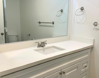 2659 E Harbor Boulevard - Photo Thumbnail 8