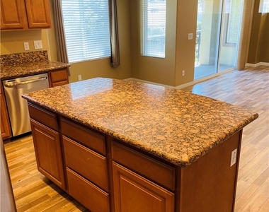 1351 Isabella Way - Photo Thumbnail 13