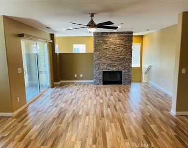 1351 Isabella Way - Photo Thumbnail 6