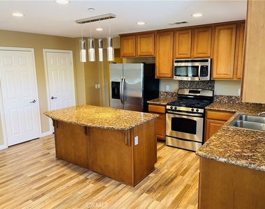 1351 Isabella Way - Photo Thumbnail 12