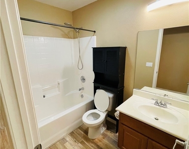 1351 Isabella Way - Photo Thumbnail 18
