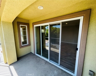 1351 Isabella Way - Photo Thumbnail 8