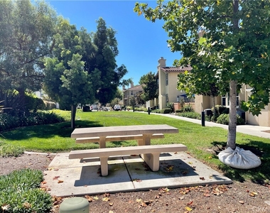 1351 Isabella Way - Photo Thumbnail 28