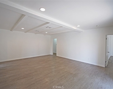 10622 Zelzah Avenue - Photo Thumbnail 14