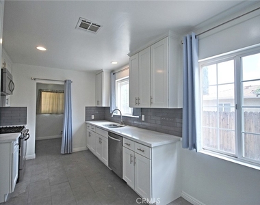 10622 Zelzah Avenue - Photo Thumbnail 9