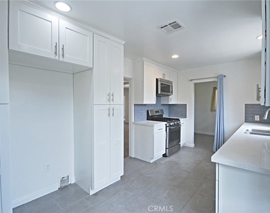 10622 Zelzah Avenue - Photo Thumbnail 8