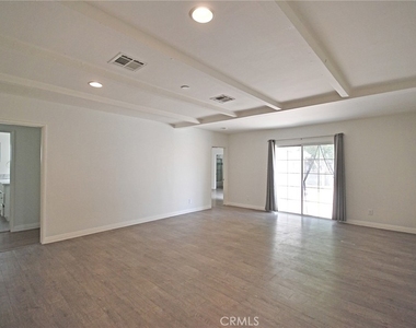 10622 Zelzah Avenue - Photo Thumbnail 12