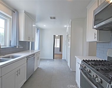 10622 Zelzah Avenue - Photo Thumbnail 10