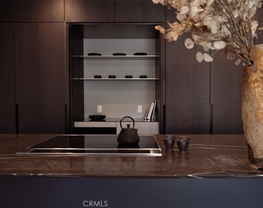 838 N Kings Road - Photo Thumbnail 2