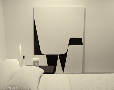 838 N Kings Road - Photo Thumbnail 17