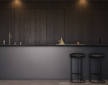 838 N Kings Road - Photo Thumbnail 12