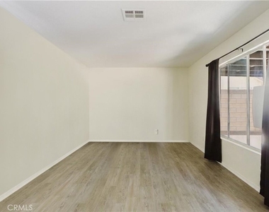 45041 Colleen Drive - Photo Thumbnail 5