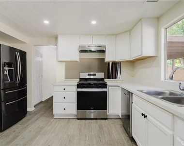 45041 Colleen Drive - Photo Thumbnail 2