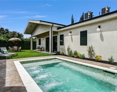 19350 Lanark Street - Photo Thumbnail 20