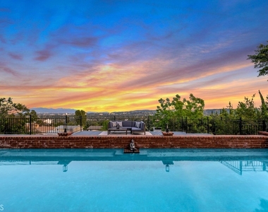 5952 Woodland View Drive - Photo Thumbnail 1