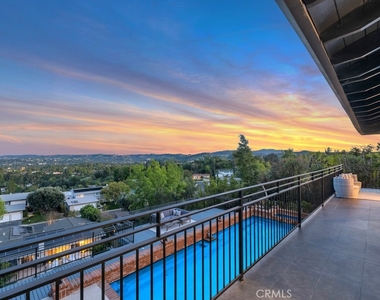 5952 Woodland View Drive - Photo Thumbnail 17